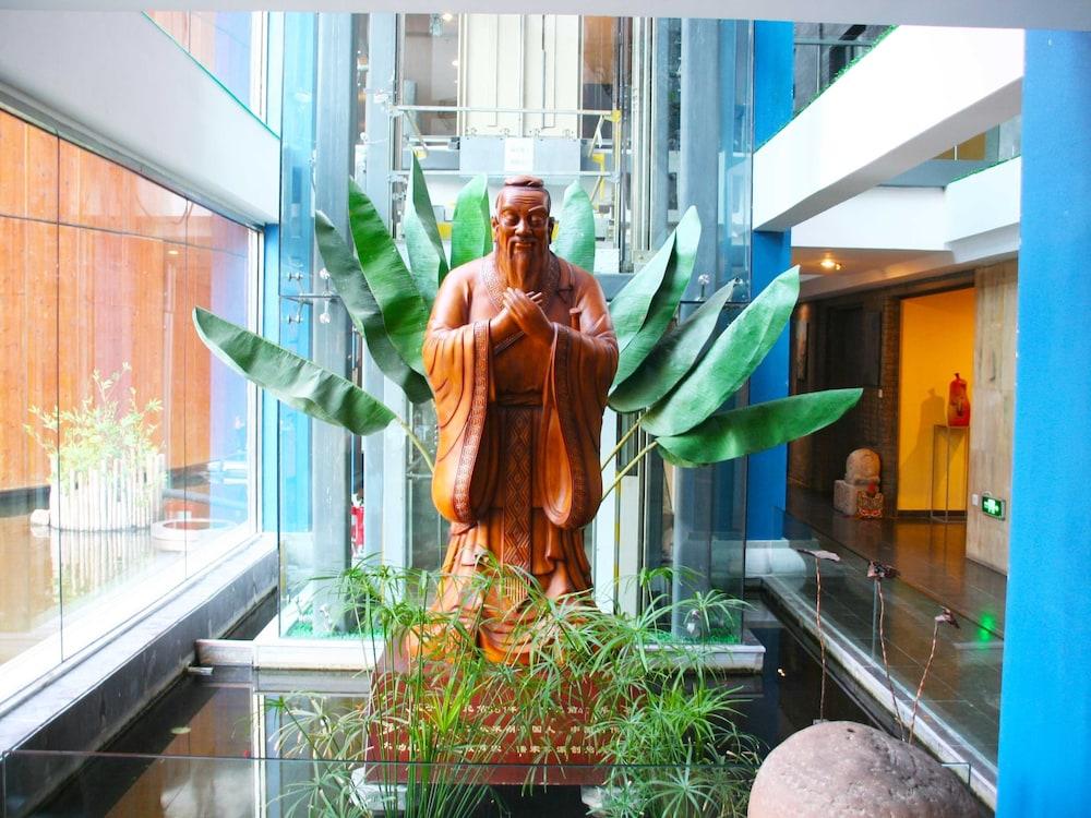 China Community Culture & Art Hotel Qingdao Buitenkant foto